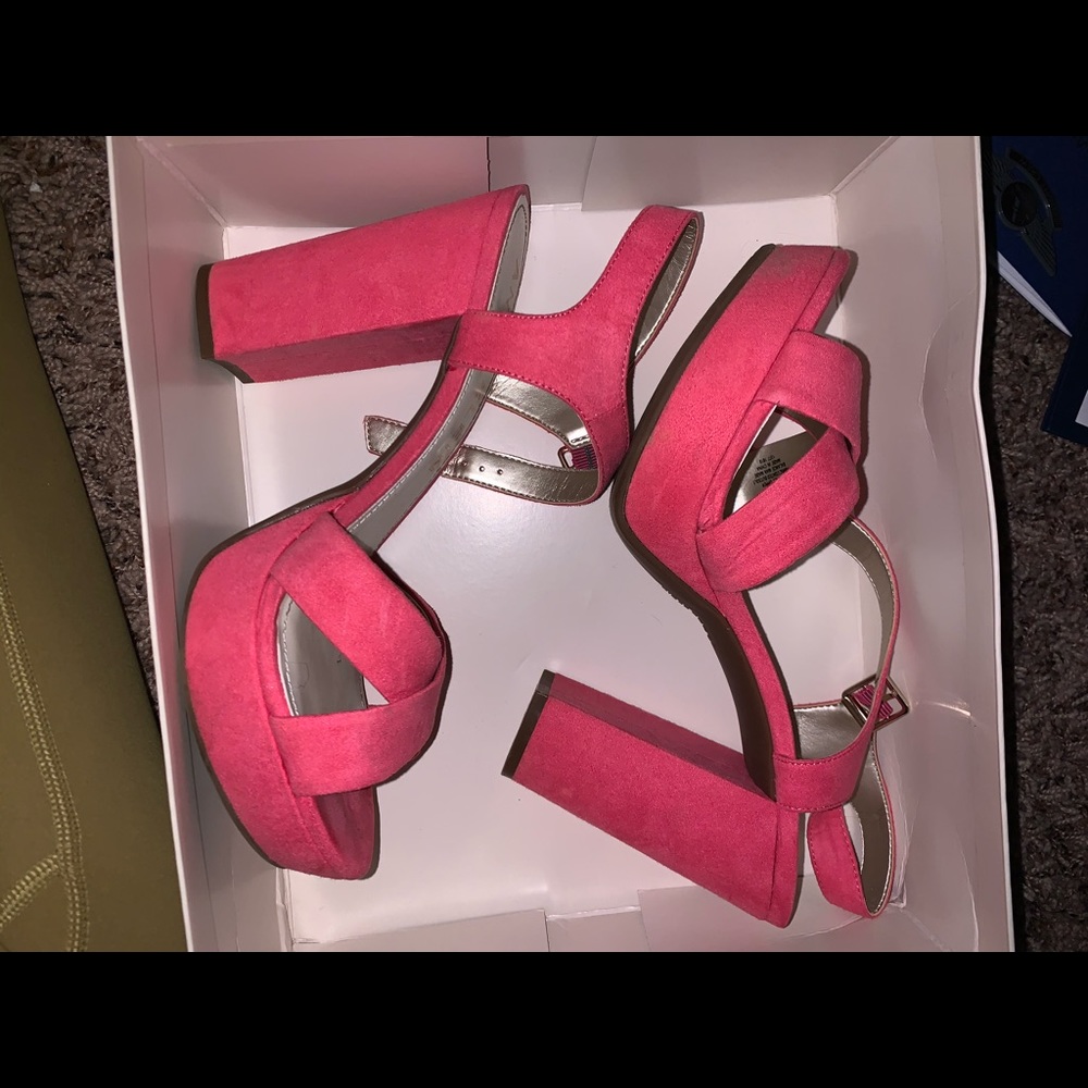 Heels - Picture 2 of 5